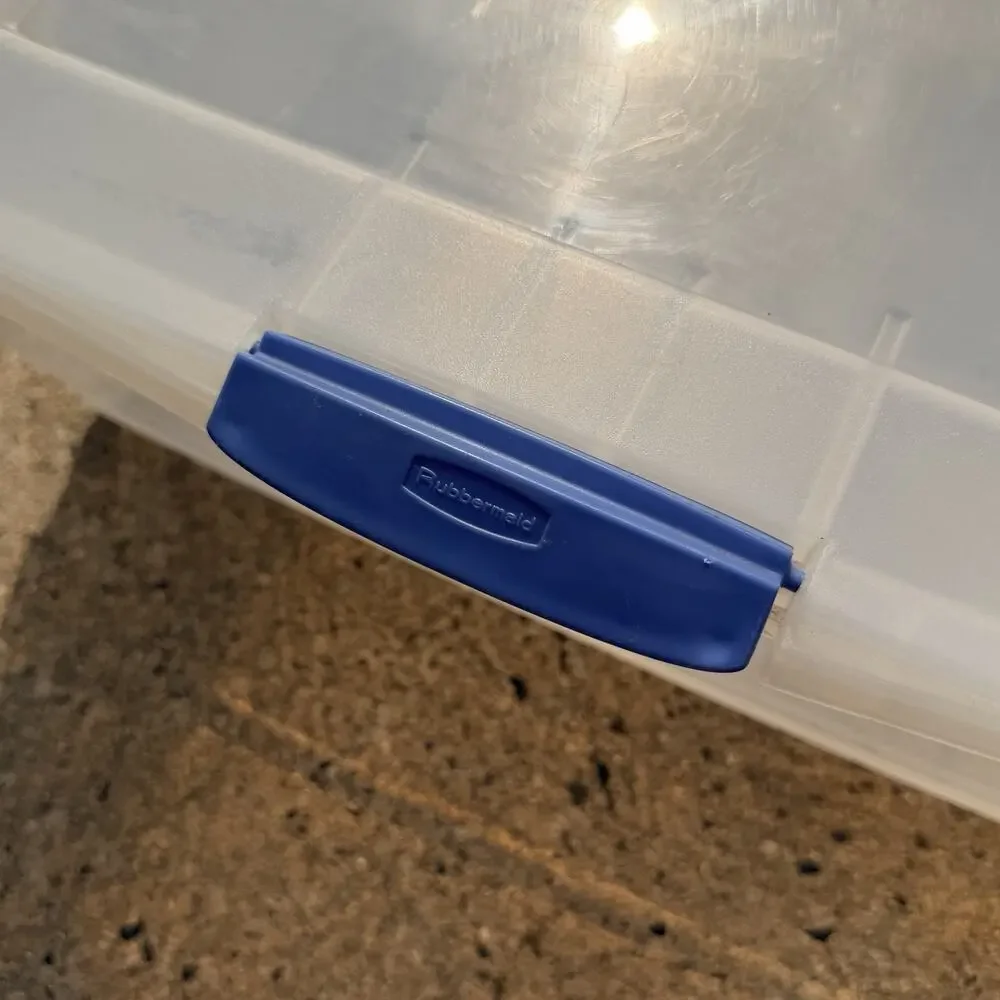 Rubbermaid 30 qt Latch Toppers 4481 USA Blue Clear Storage Box 27 x 16 x 6